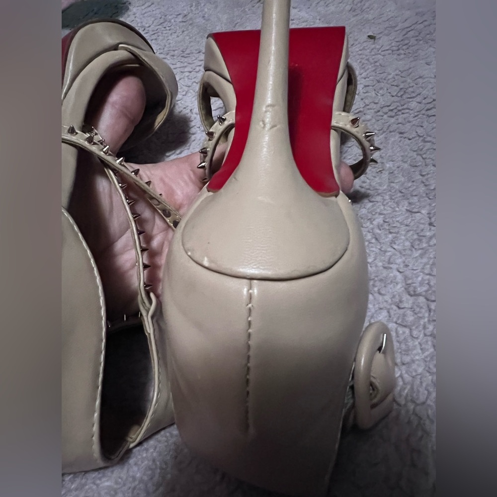 CHRISTIAN LOUBOUTIN
Leather Studded Accents Sandals size 36 (6) - Picture 6 of 6